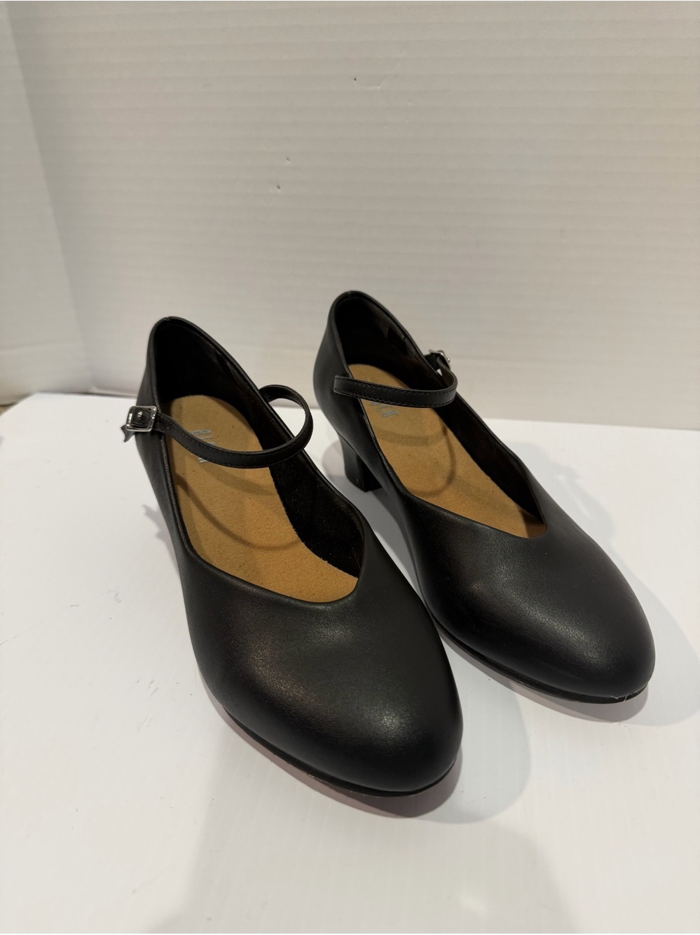 Character Shoes Ladies 1 1/2" Bloch Broadway Lo Black 8 M EUC
